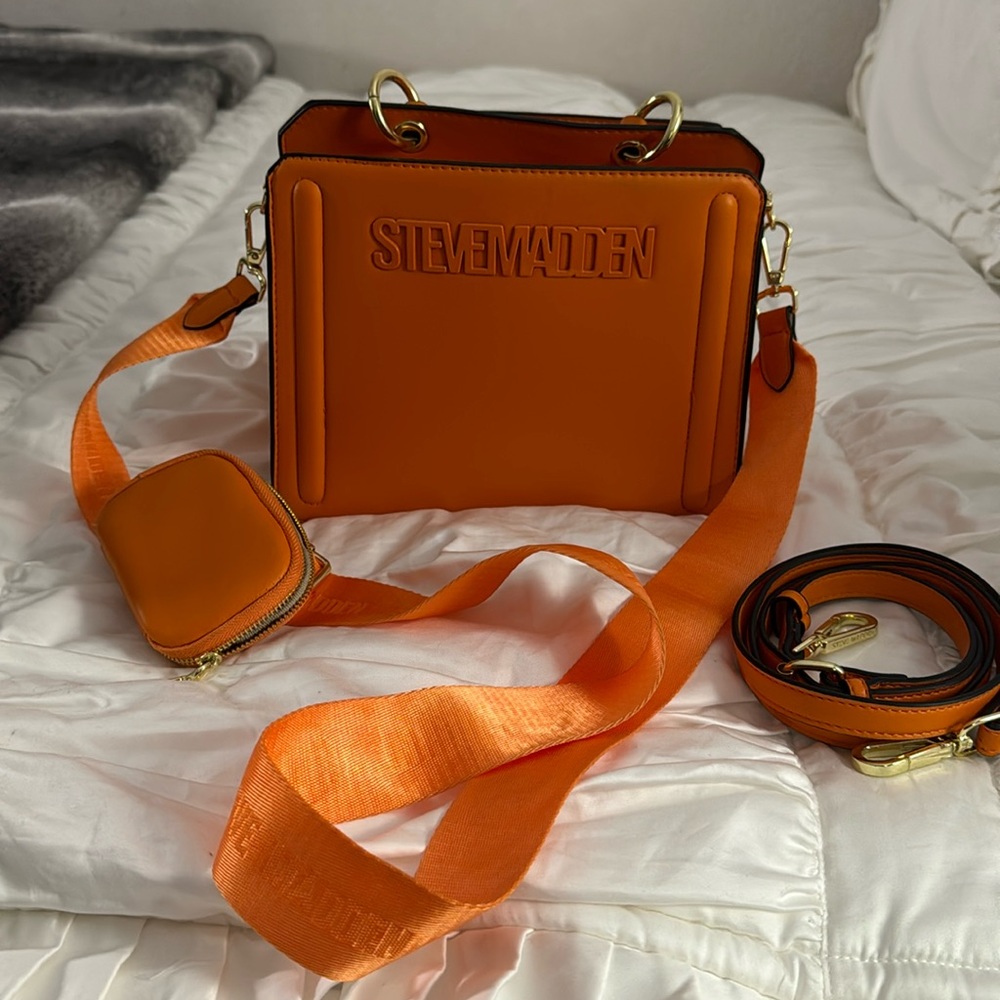 Steve Madden TIK TOK Viral Orange Bevelyn Crossbody